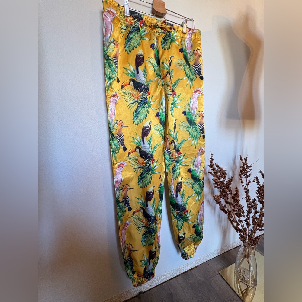 Silkie birds in paradise pants